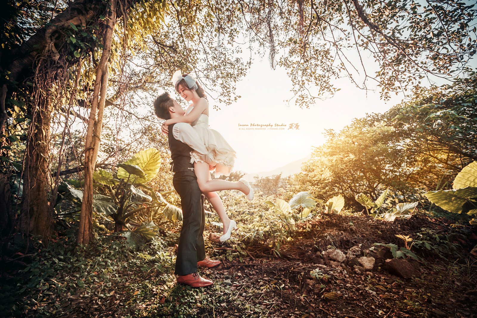 {婚攝英聖 |自主婚紗 }~品妍_Justin~金瓜石不厭亭-九份-松山機場-造型：Yuki Yen 白色夢幻