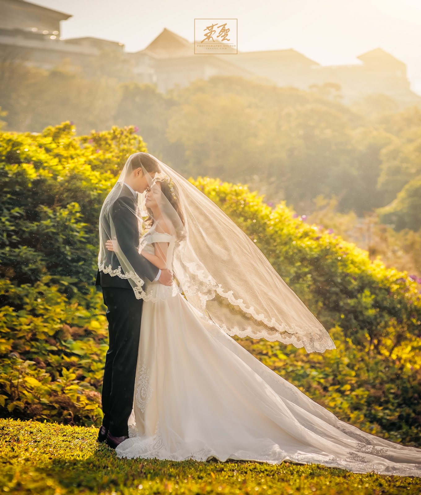 {婚攝英聖 |自主婚紗 }~ 芷瑄+起文逆光婚紗-造型：Yuki Yen 白色夢幻
