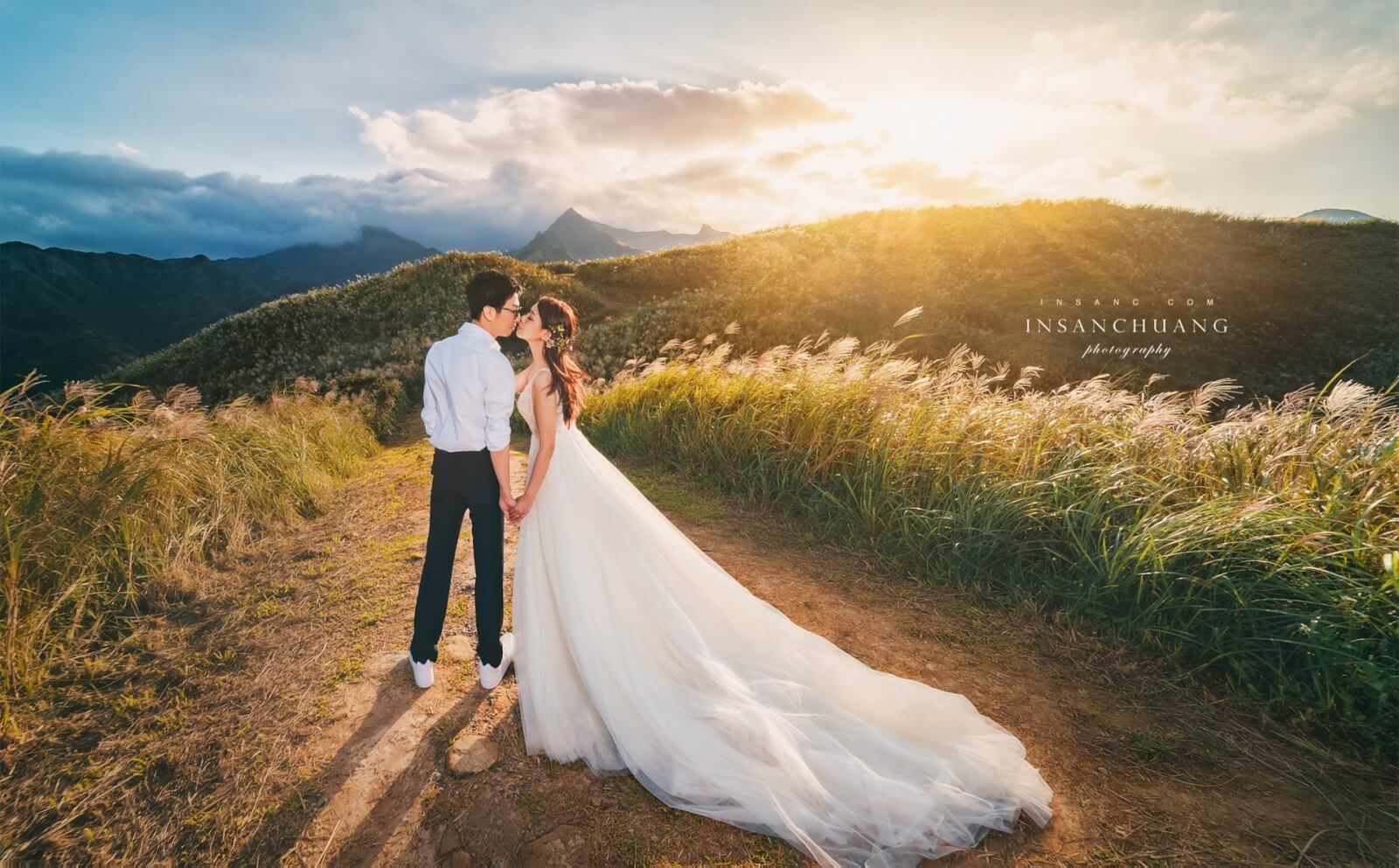 {婚攝英聖 |自主婚紗 }~Uli+Eva 清新浪漫派管芒花婚紗-南子吝步道-南雅奇岩-造型 : 晼屏