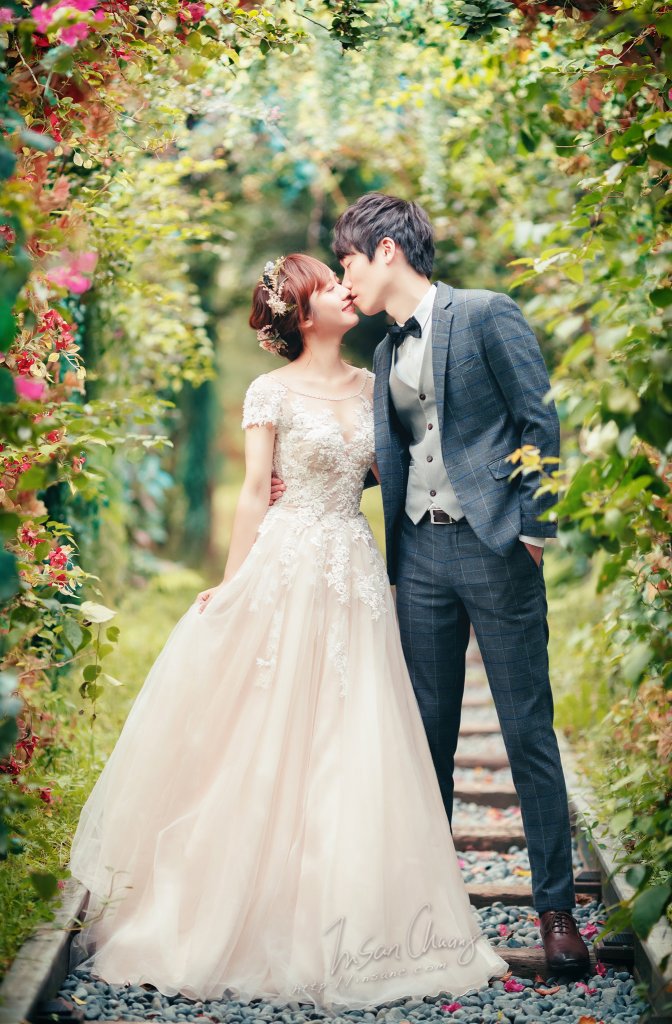 6種百看不膩婚紗照!婚紗攝影自然風格互動pose中最美好的甜蜜畫面 24 婚攝英聖-婚禮記錄-婚紗攝影-46594822294 ca438cea94 o