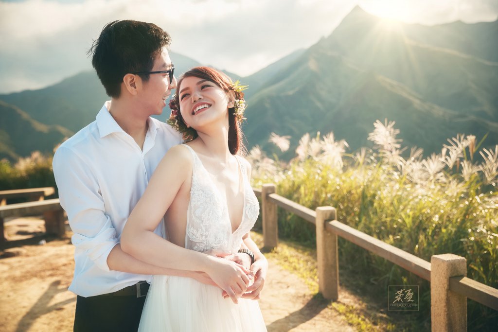 6種百看不膩婚紗照!婚紗攝影自然風格互動pose中最美好的甜蜜畫面 10 婚攝英聖-婚禮記錄-婚紗攝影-48049022507 5d1cd224ab o