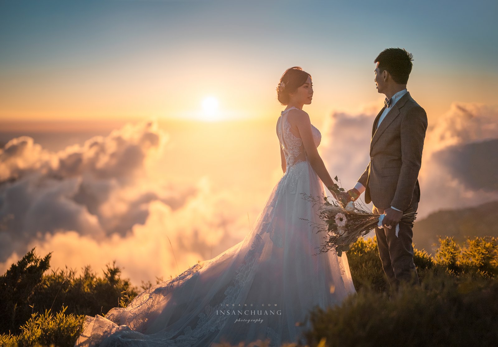 {婚攝英聖 |自主婚紗 }~ 宥融+雅惠合歡山婚紗夕陽雲海星空銀河婚紗-馬雅平台-高山婚紗-造型: 崔羿樂
