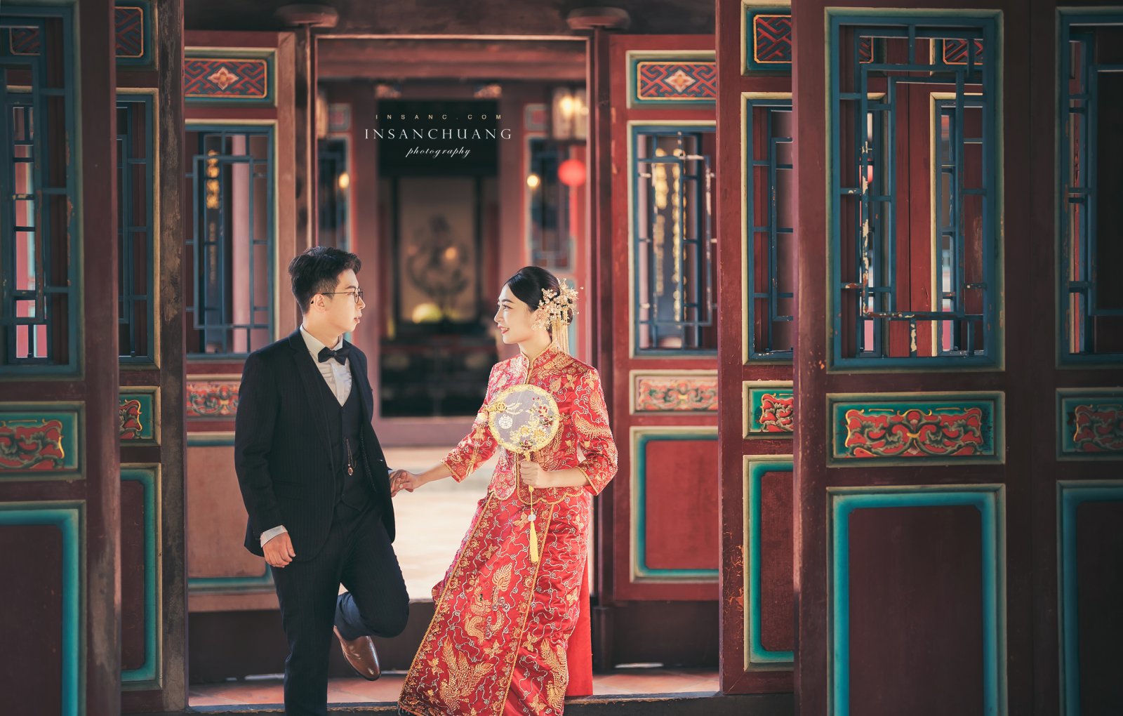 {婚攝英聖 |自主婚紗 }~ Ren+Mia古典龍鳳掛婚紗-板橋林家花園-龍貓隧道-外埔忘憂谷-造型: 晼屏