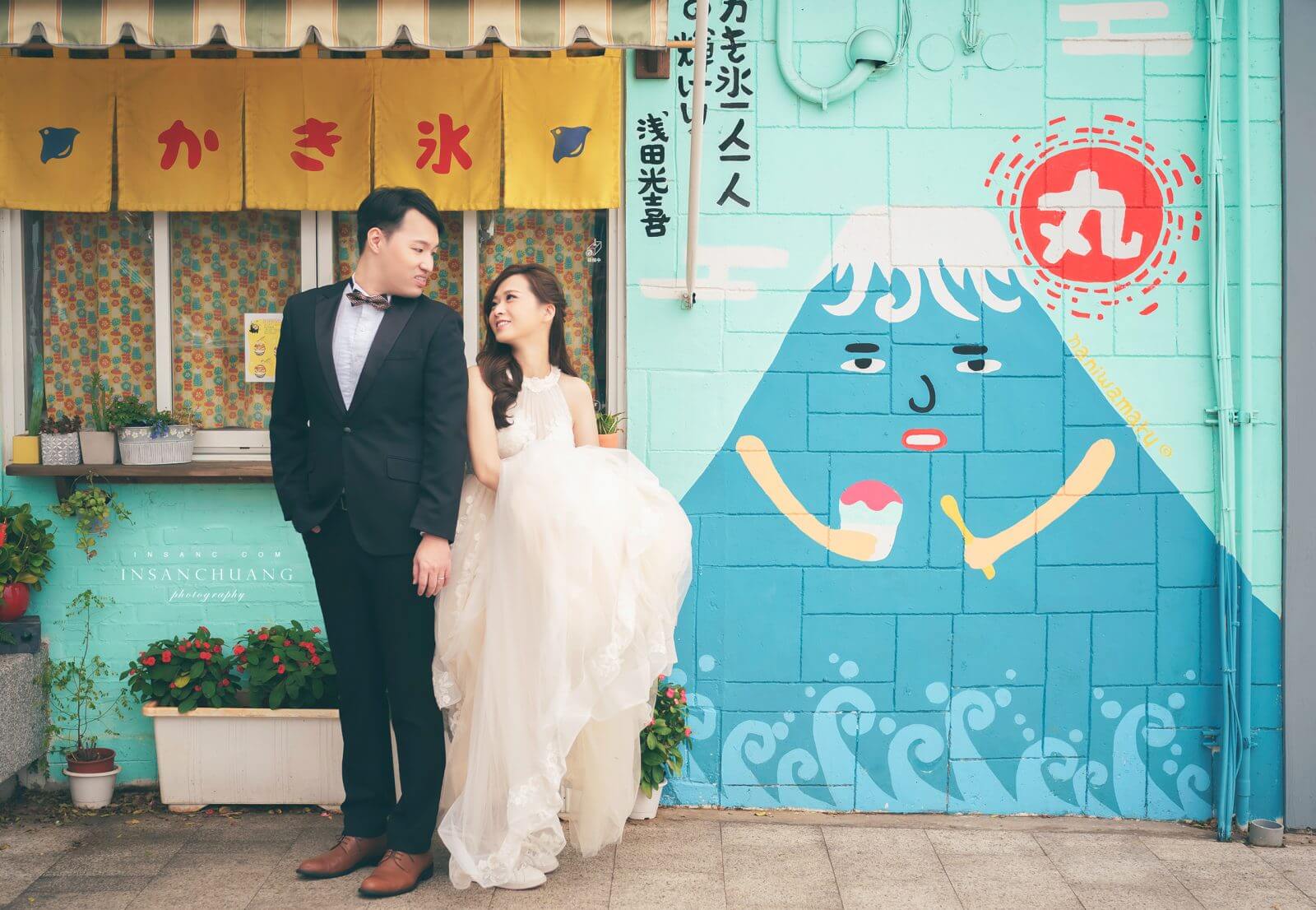 {婚攝英聖 |自主婚紗 }~ 阿倫+阿璇沖繩一日街頭婚紗搶先版-淡水老街-造型: 昀臻