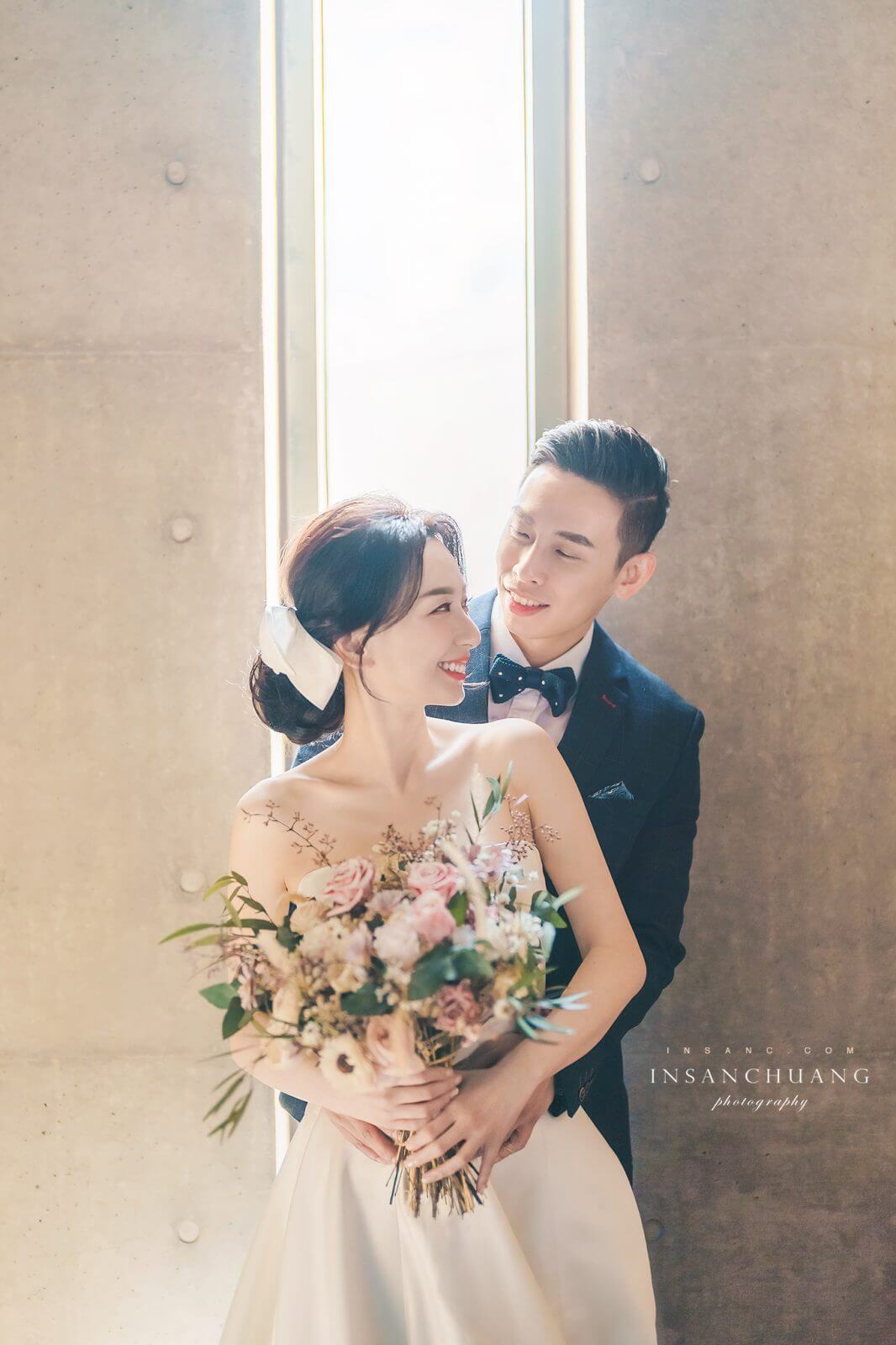 {婚攝英聖 |自主婚紗 }~YU+Wei台中追光婚紗-落羽松秘境-龍貓隧道-清水模教會-造型:晼屏