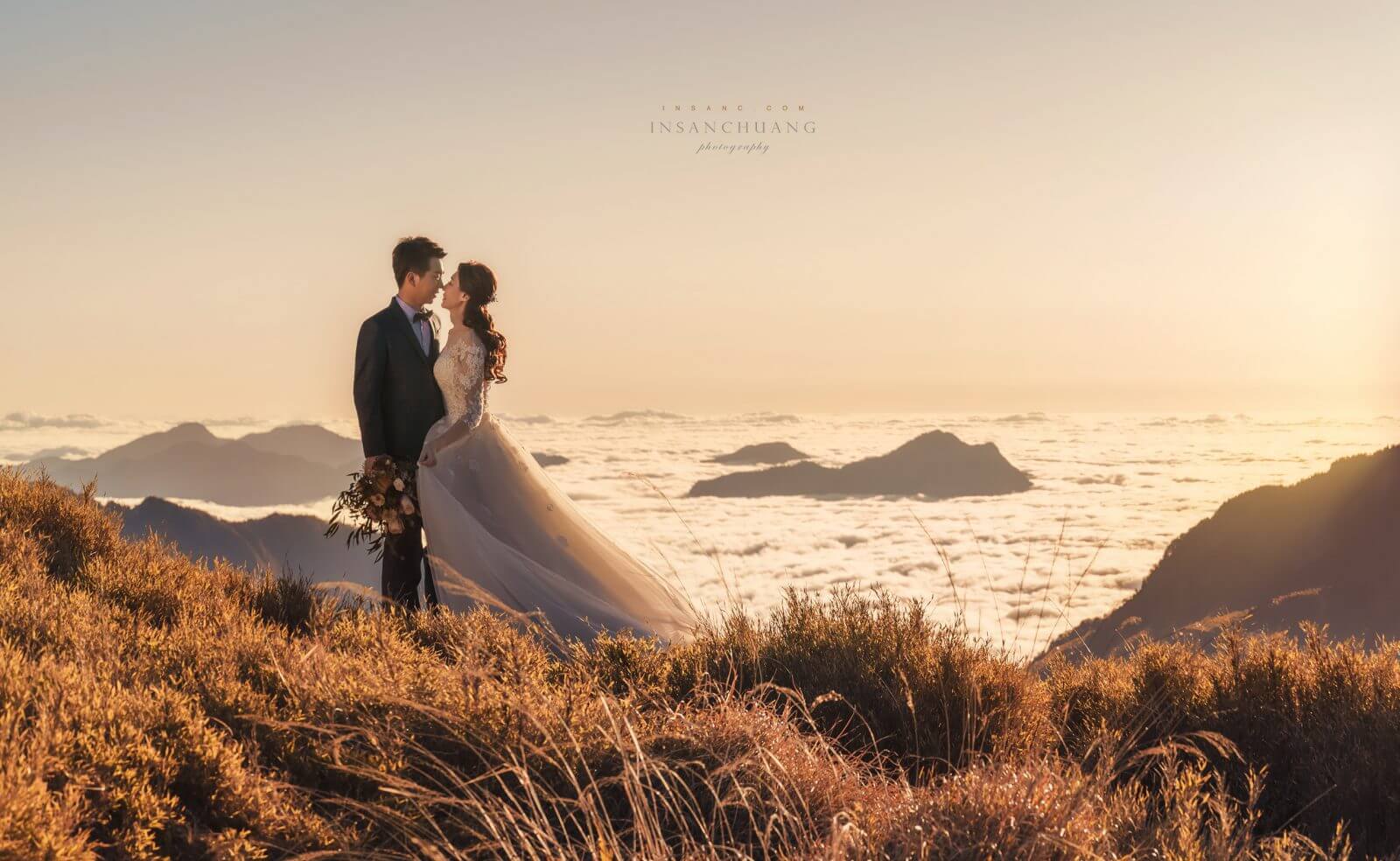 {婚攝英聖 |自主婚紗 }~阿凱+玉喧合歡山婚紗高山雲海婚紗-合歡山主峰-石門山-小奇萊草原-造型:晼屏