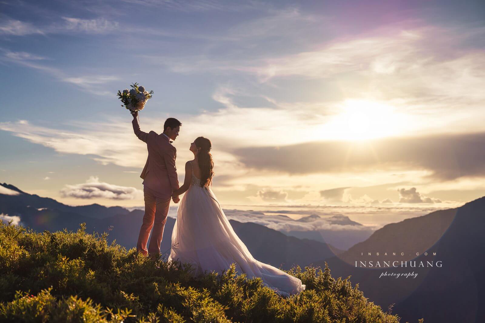 {婚攝英聖 |自主婚紗}兩兩+點點合歡山高山婚紗-夕陽雲海星空日出婚紗-造型:朵咪