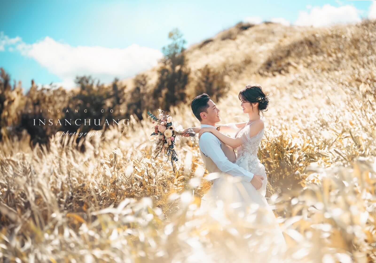 {婚攝英聖 |自主婚紗}方婷+馬修芒花婚紗-陽明山冷水坑七星山步道-沙崙海灘-造型:晼屏