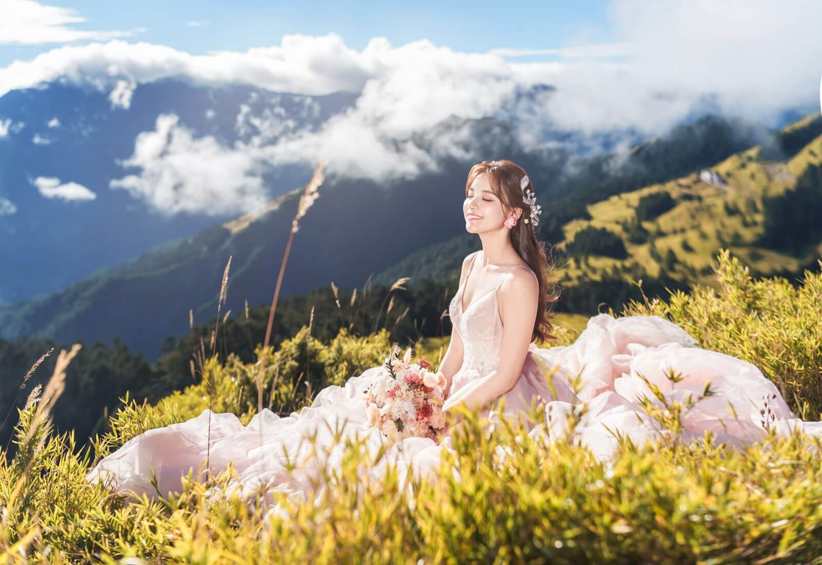 {婚攝英聖|自主婚紗}博士+咪咪高山婚紗攝影-合歡山日出婚紗-台中都會街拍-海邊夕陽婚紗-造型:朵咪