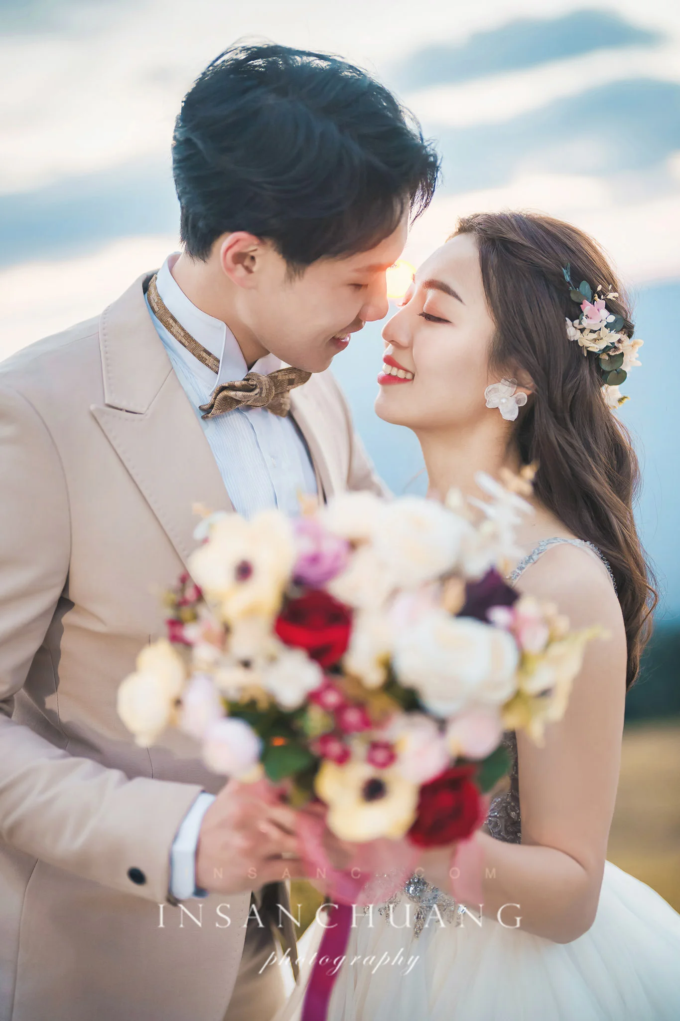 和櫻花的浪漫相遇：小藍+佳穎的高山婚紗-造型:朵咪 婚攝英聖