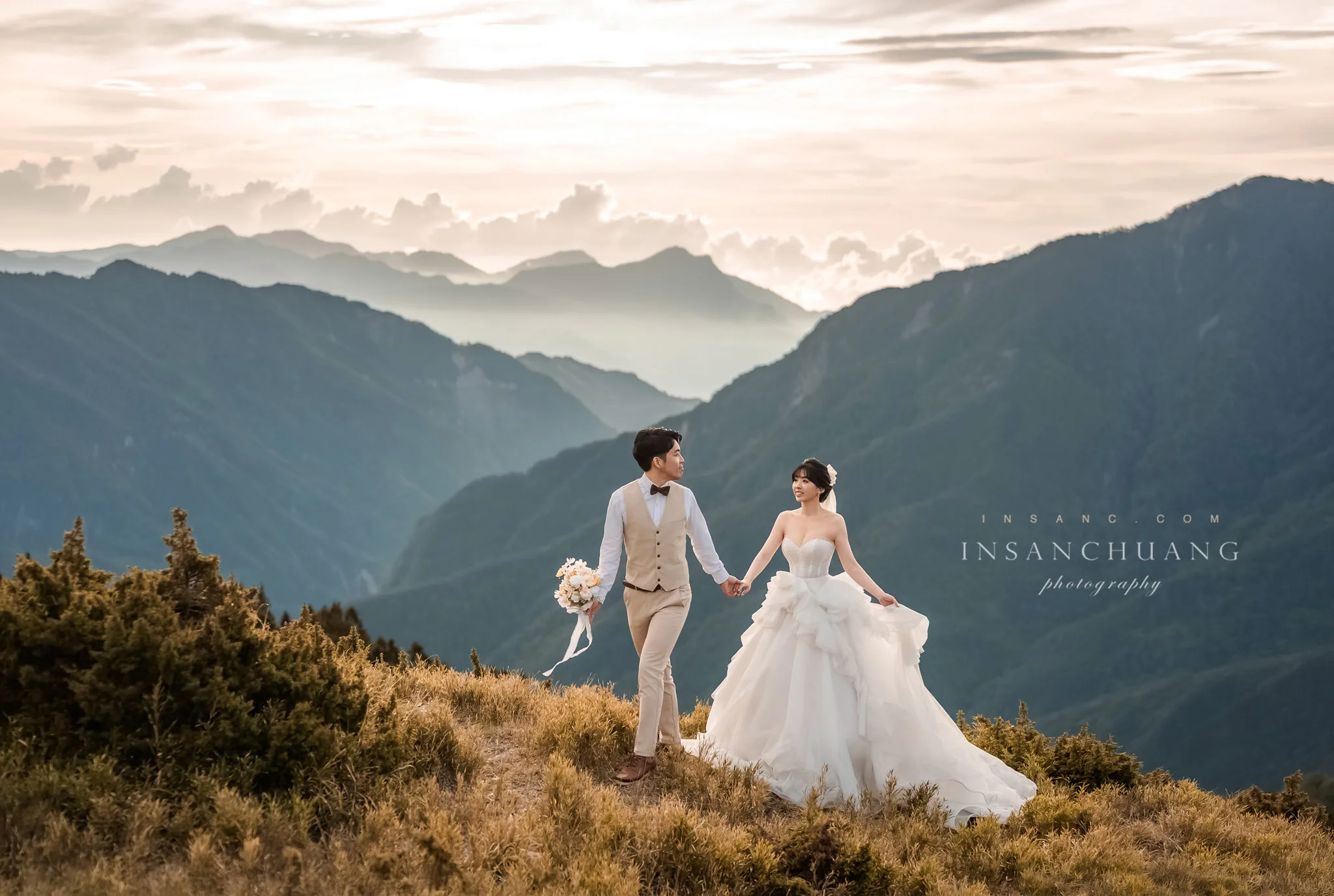 大膽玩色：Alex+恩菱合歡山高山婚紗-造型:朵咪 婚攝英聖