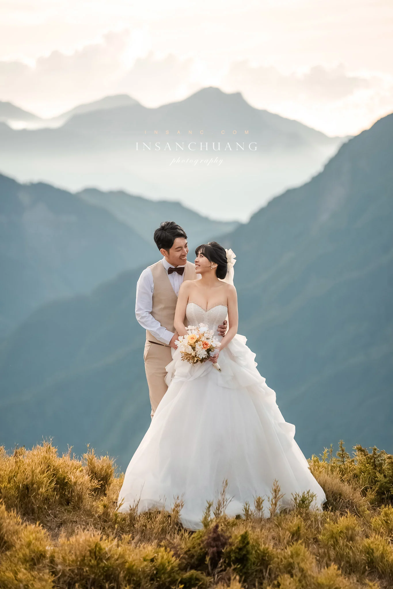 大膽玩色：Alex+恩菱合歡山高山婚紗-造型:朵咪 婚攝英聖