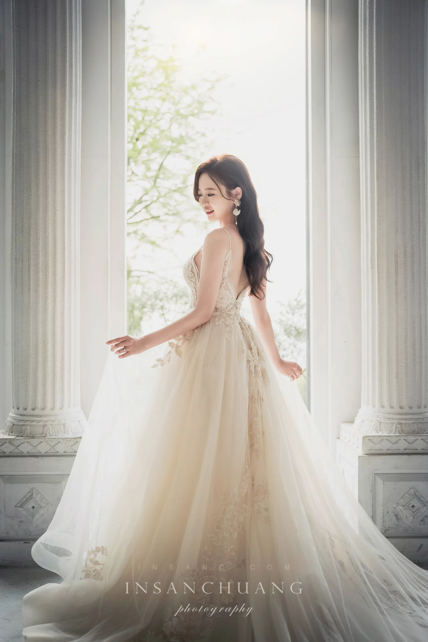 這場婚紗有個特別嘉賓：Nick＆小晴+ 貓主子-造型:朵咪 婚攝英聖
