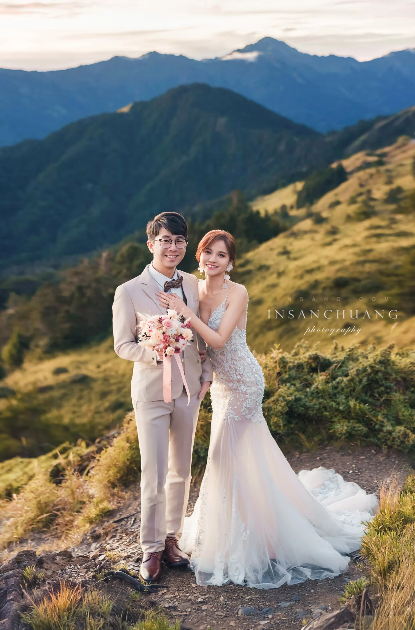 {婚攝英聖|自主婚紗}博士+咪咪高山婚紗攝影-合歡山日出婚紗-台中都會街拍-海邊夕陽婚紗-造型:朵咪 婚攝英聖