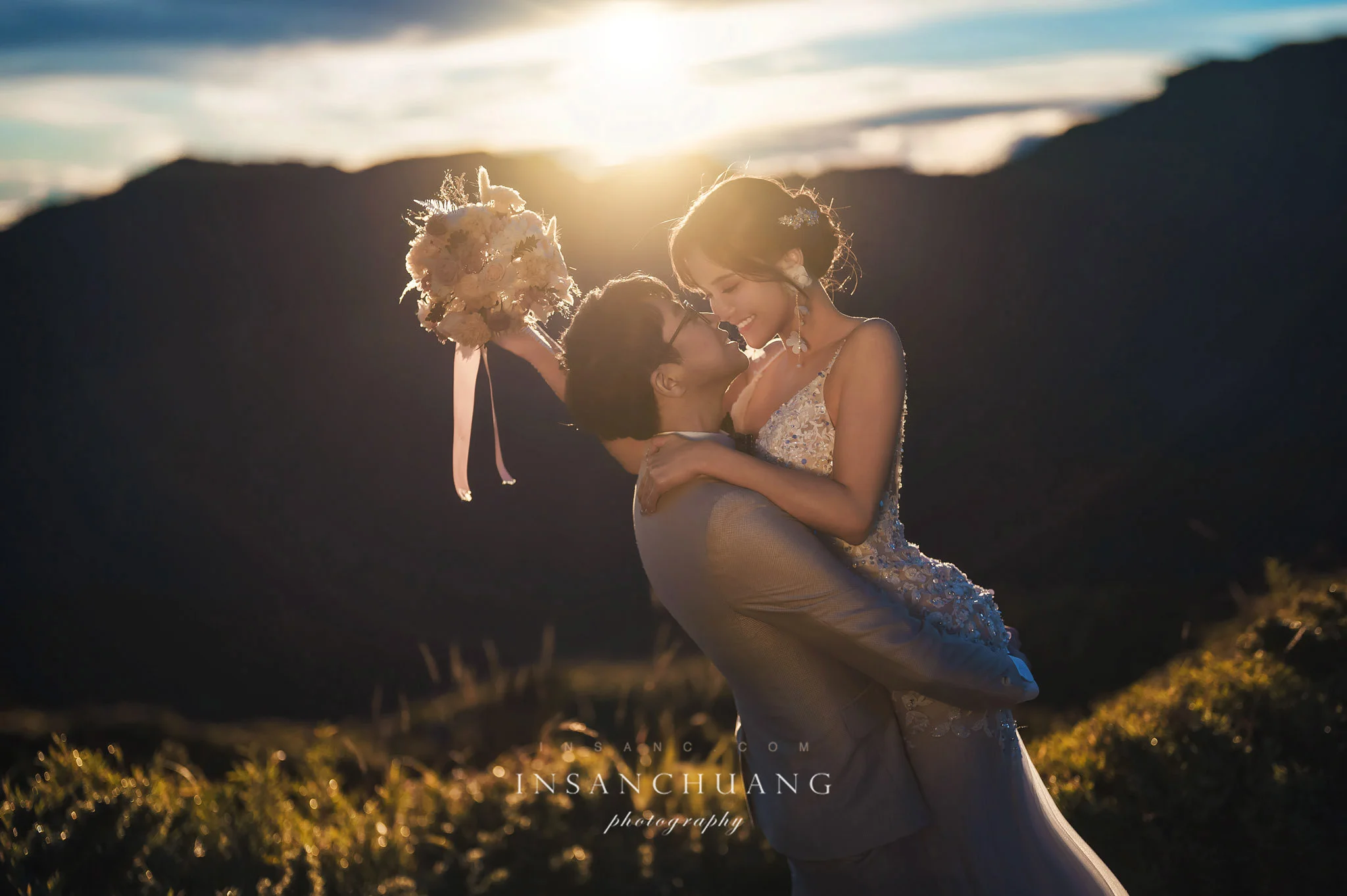 {婚攝英聖|自主婚紗}博士+咪咪高山婚紗攝影-合歡山日出婚紗-台中都會街拍-海邊夕陽婚紗-造型:朵咪 婚攝英聖