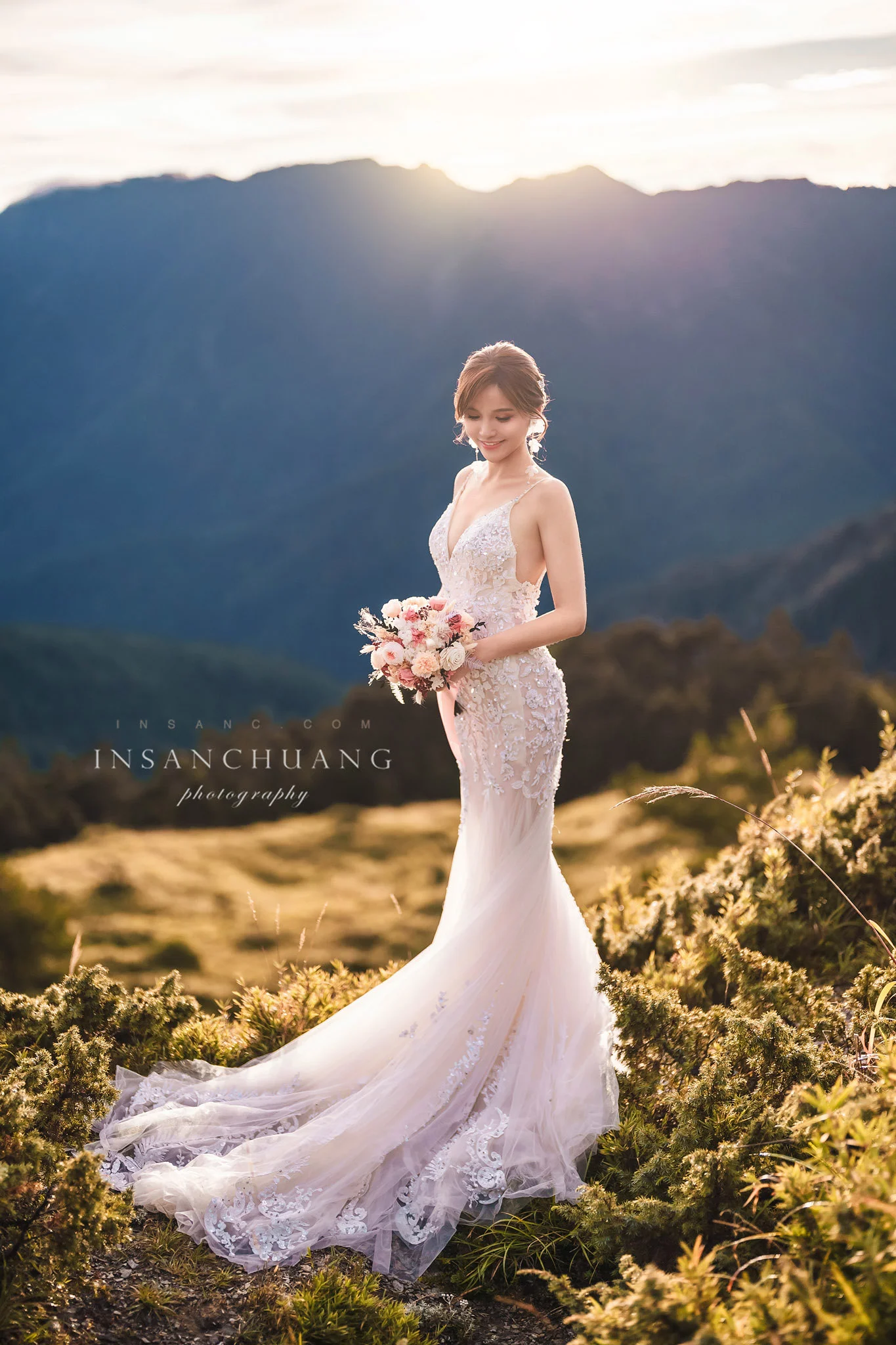 {婚攝英聖|自主婚紗}博士+咪咪高山婚紗攝影-合歡山日出婚紗-台中都會街拍-海邊夕陽婚紗-造型:朵咪 婚攝英聖