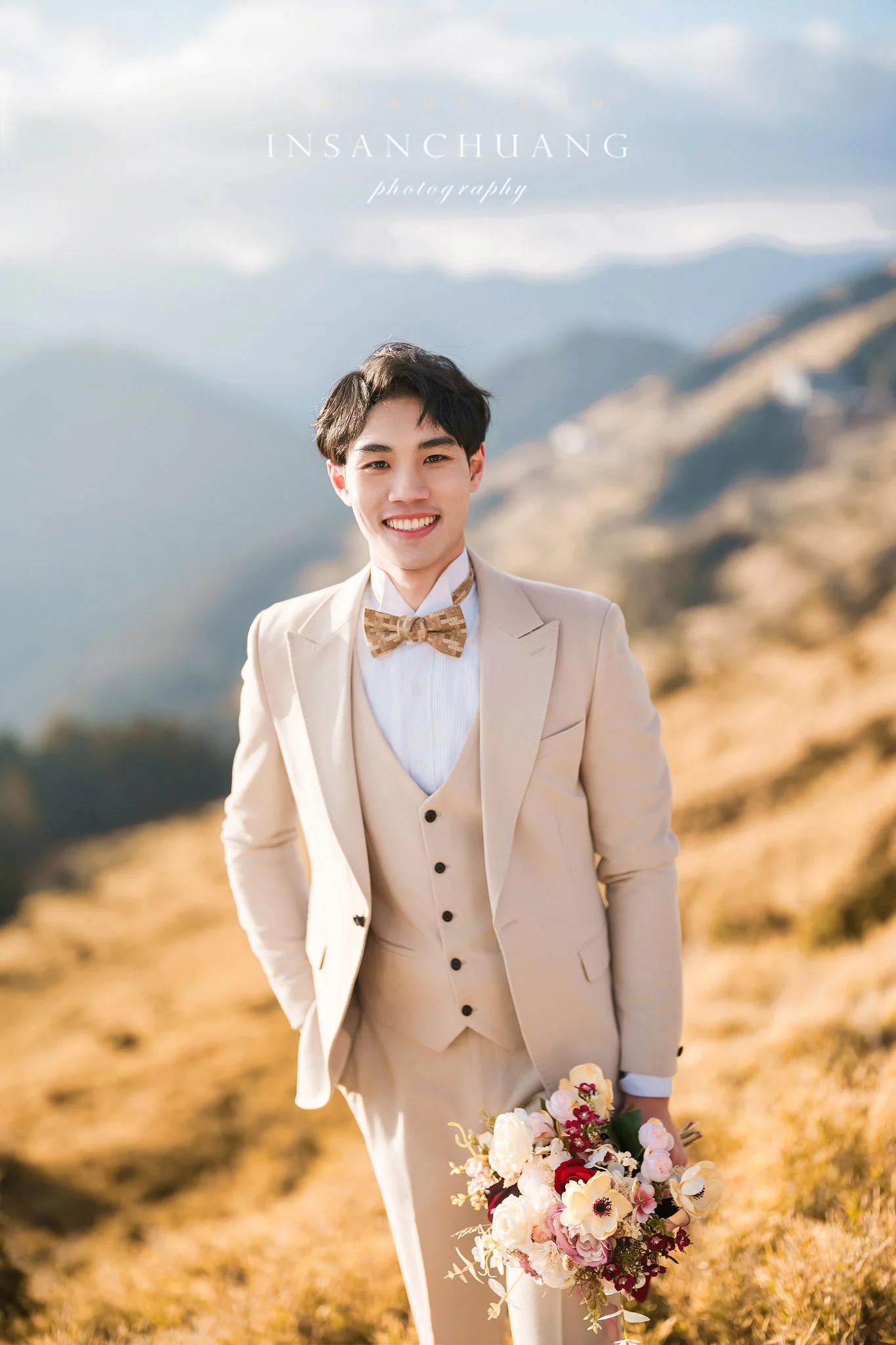 和櫻花的浪漫相遇：小藍+佳穎的高山婚紗-造型:朵咪 婚攝英聖