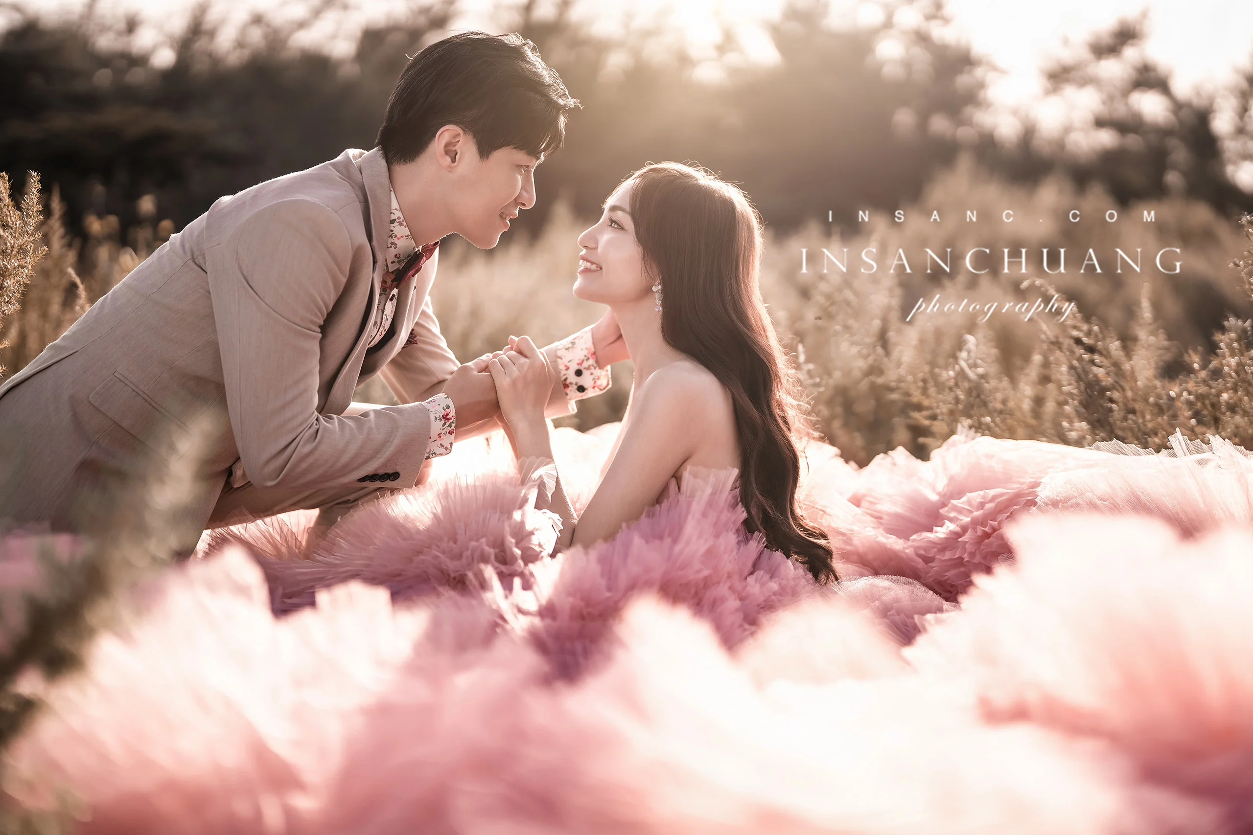 不會擺 pose 沒關係:6 種最自然的婚紗互動教學 1 不會擺 pose 沒關係:6 種最自然的婚紗互動教學 婚攝英聖