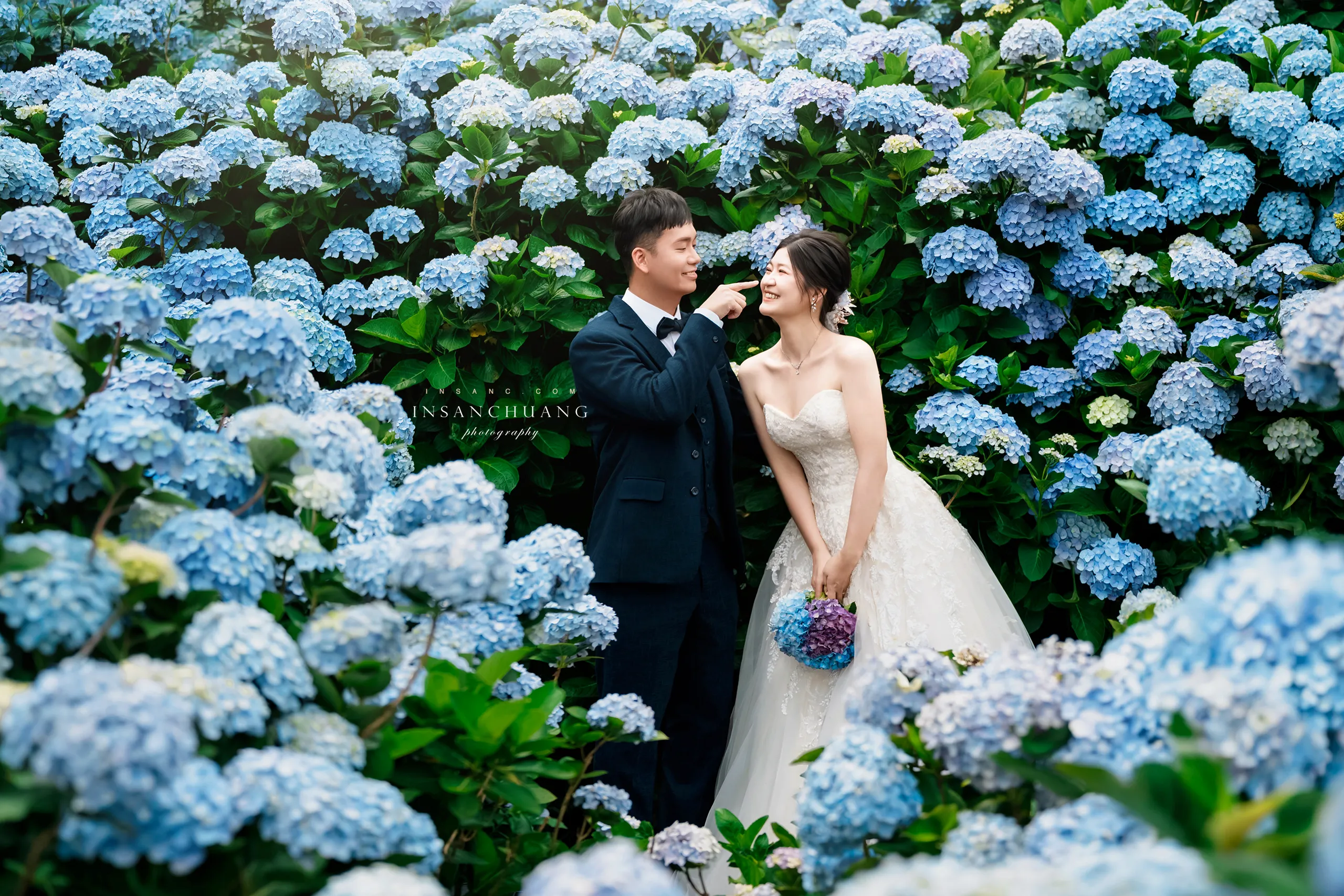 繡球花海與森林逆光：阿杰+阿慧越熱越浪漫的夏季唯美婚紗 婚攝英聖