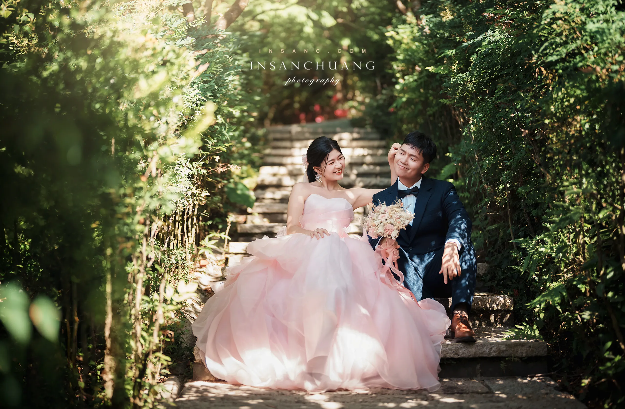 繡球花海與森林逆光：阿杰+阿慧越熱越浪漫的夏季唯美婚紗 婚攝英聖