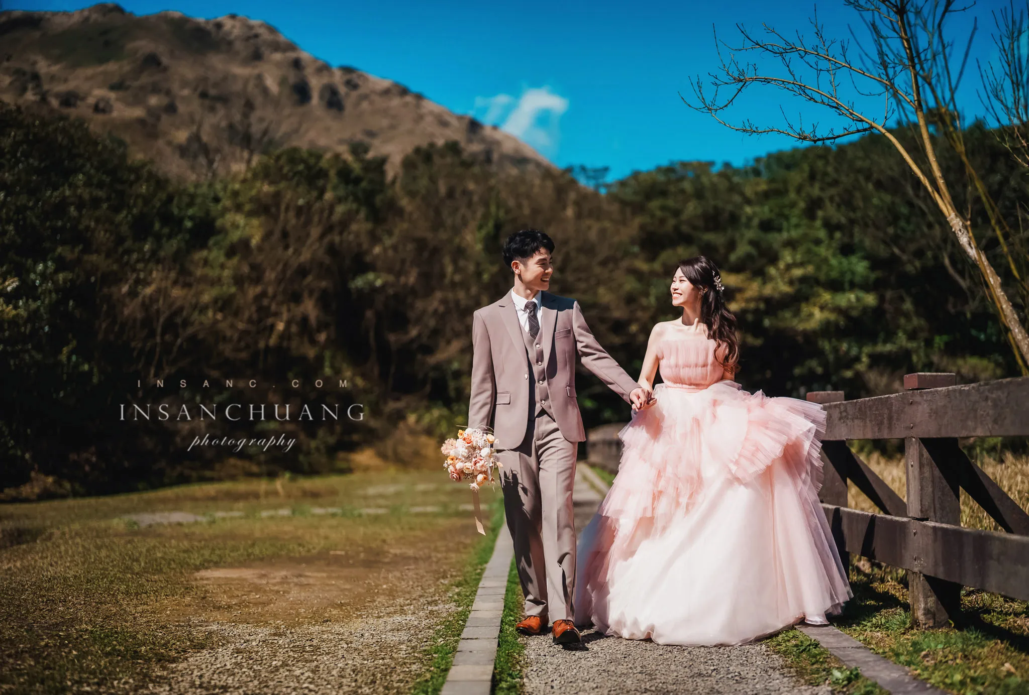 絕美陽明山光影婚紗：晉晉+璐璐最自然的呼吸感婚紗- 造型：朵咪 婚攝英聖