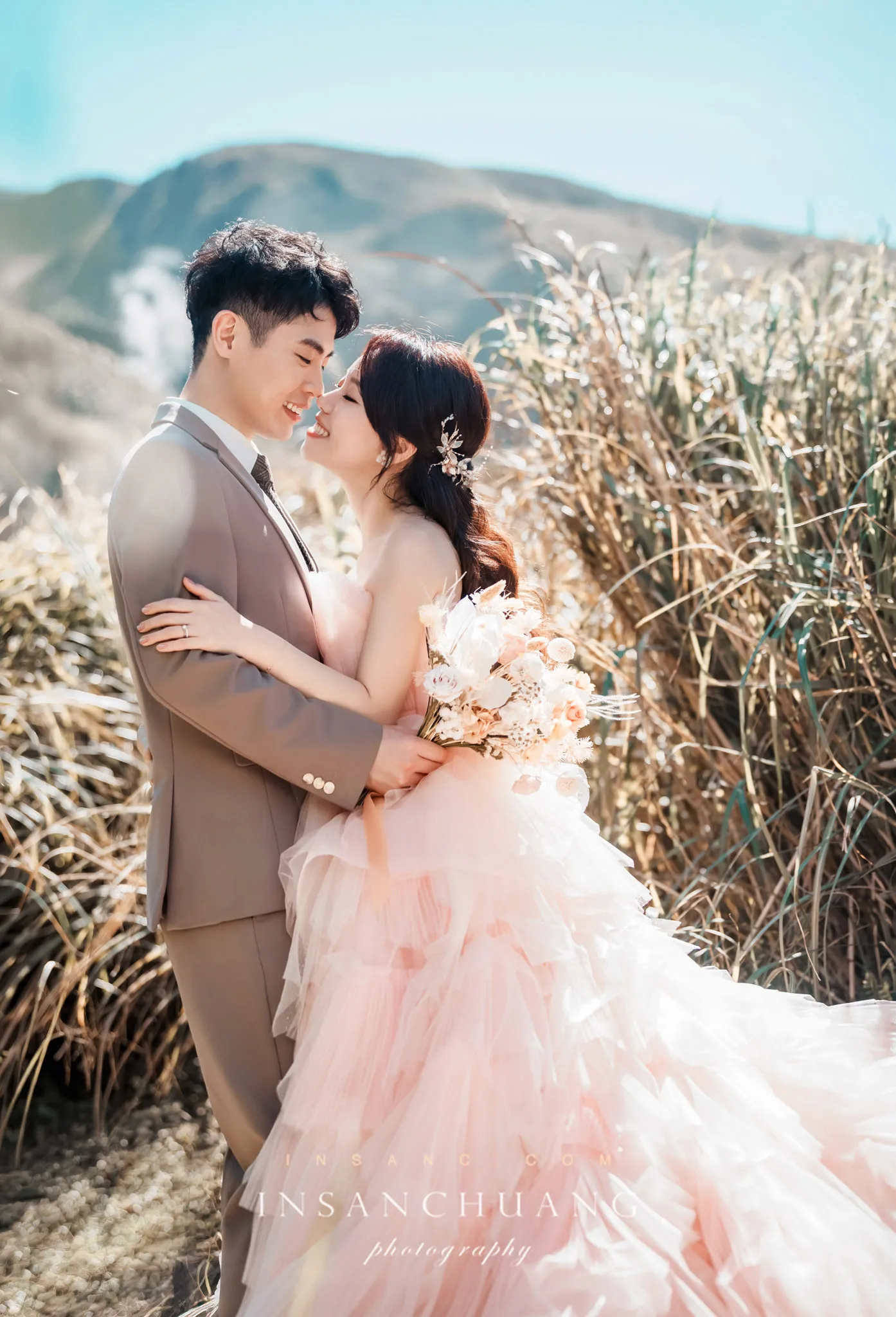絕美陽明山光影婚紗：晉晉+璐璐最自然的呼吸感婚紗- 造型：朵咪 婚攝英聖