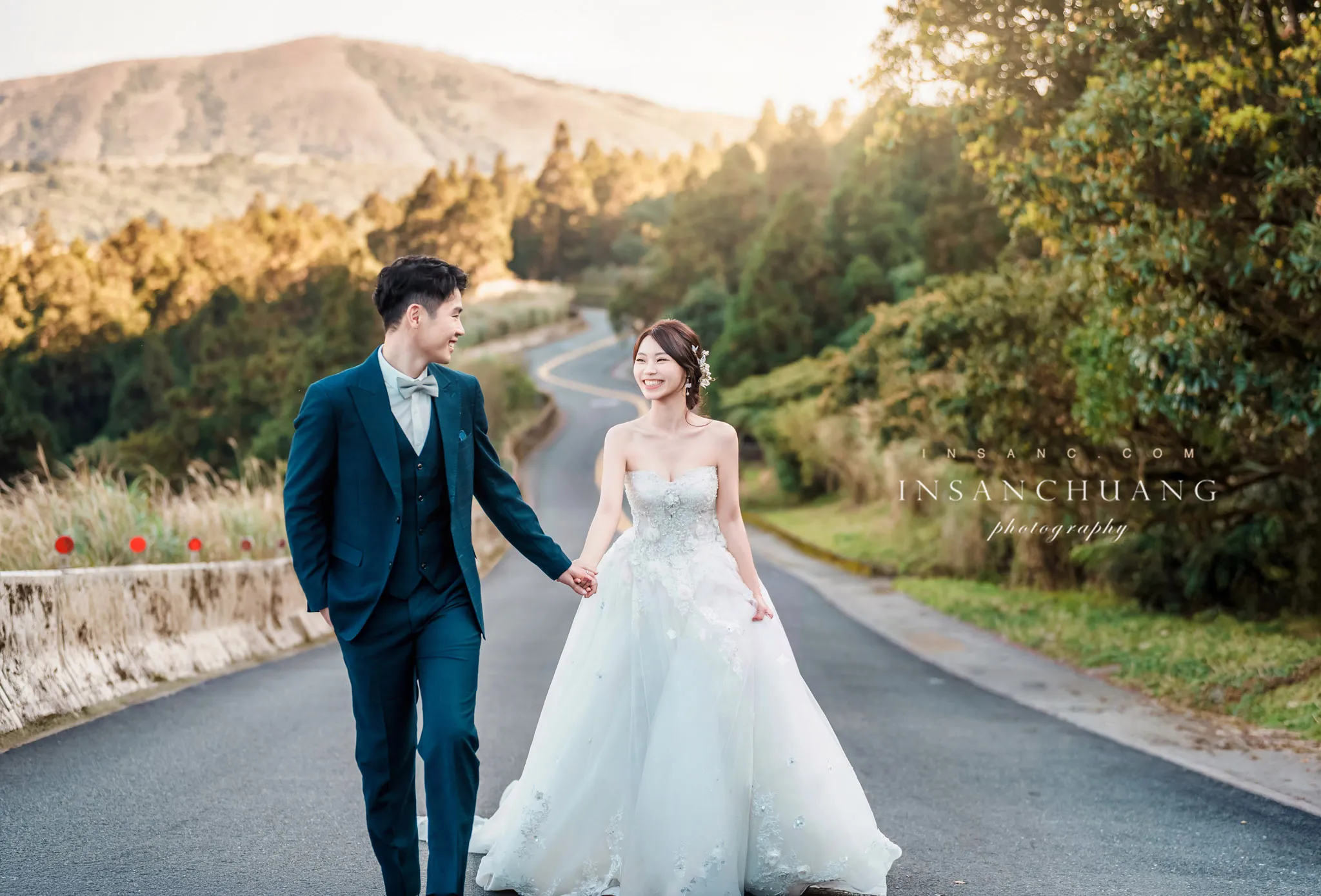 絕美陽明山光影婚紗：晉晉+璐璐最自然的呼吸感婚紗- 造型：朵咪 婚攝英聖