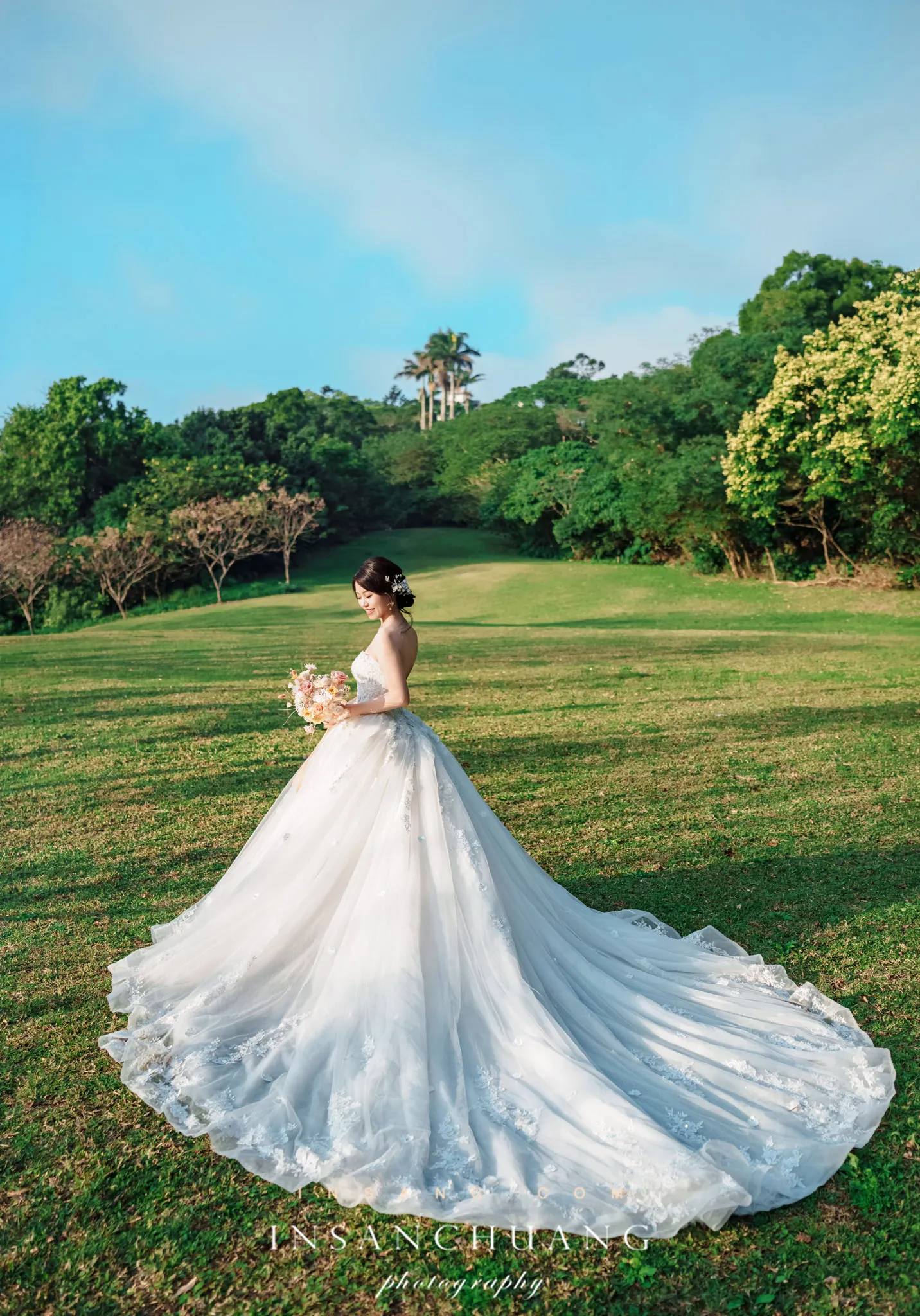 絕美陽明山光影婚紗：晉晉+璐璐最自然的呼吸感婚紗- 造型：朵咪 婚攝英聖