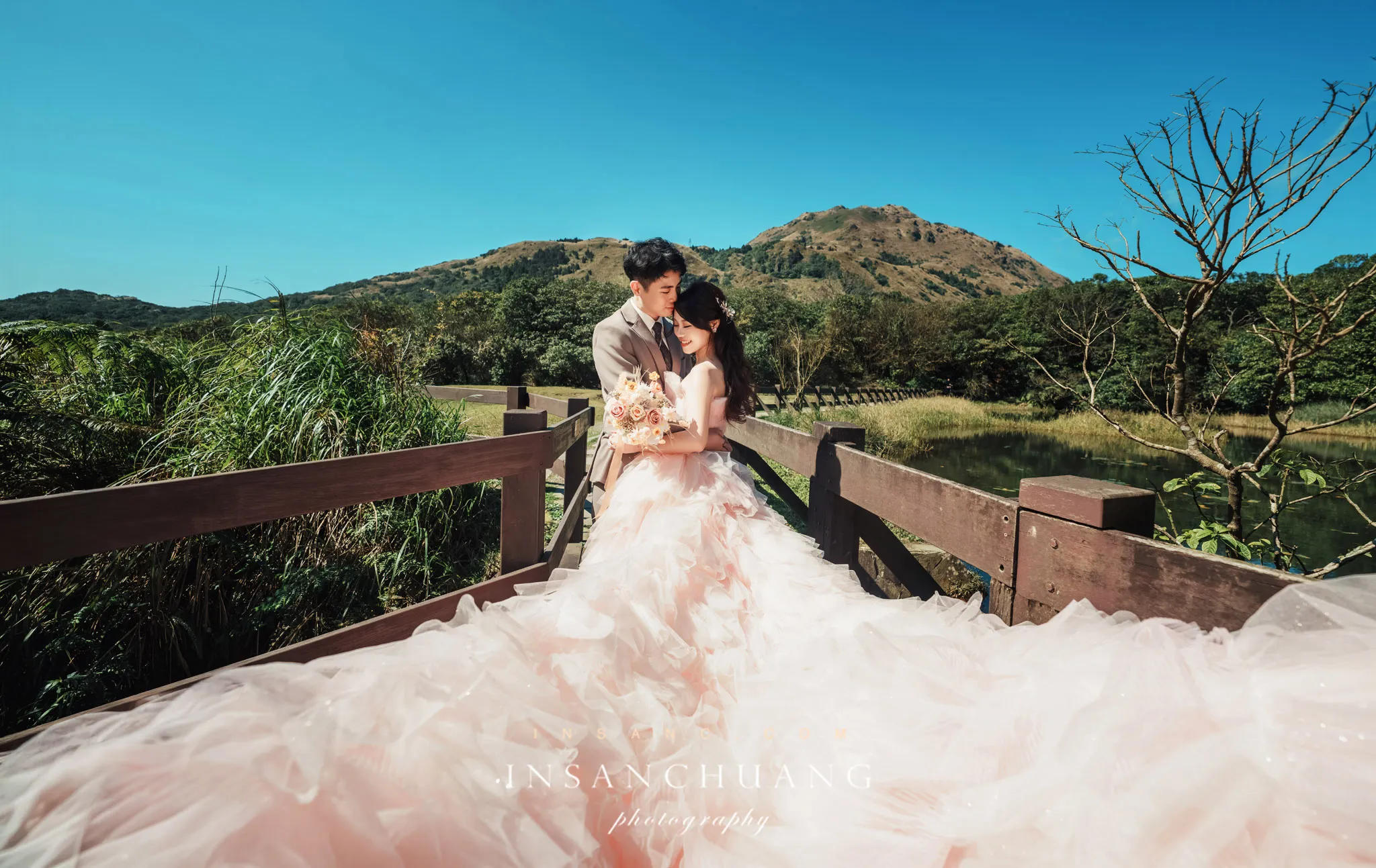 絕美陽明山光影婚紗：晉晉+璐璐最自然的呼吸感婚紗- 造型：朵咪 婚攝英聖
