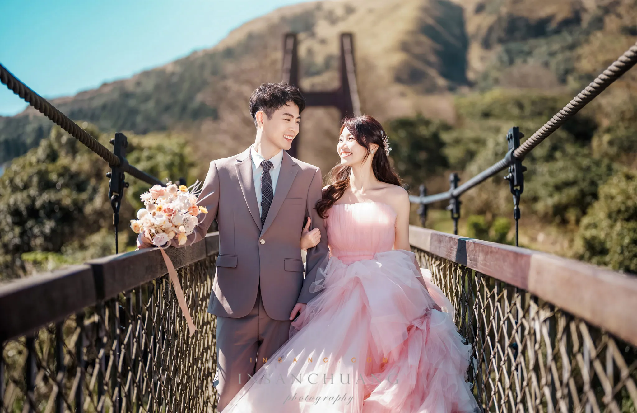 絕美陽明山光影婚紗：晉晉+璐璐最自然的呼吸感婚紗- 造型：朵咪 婚攝英聖