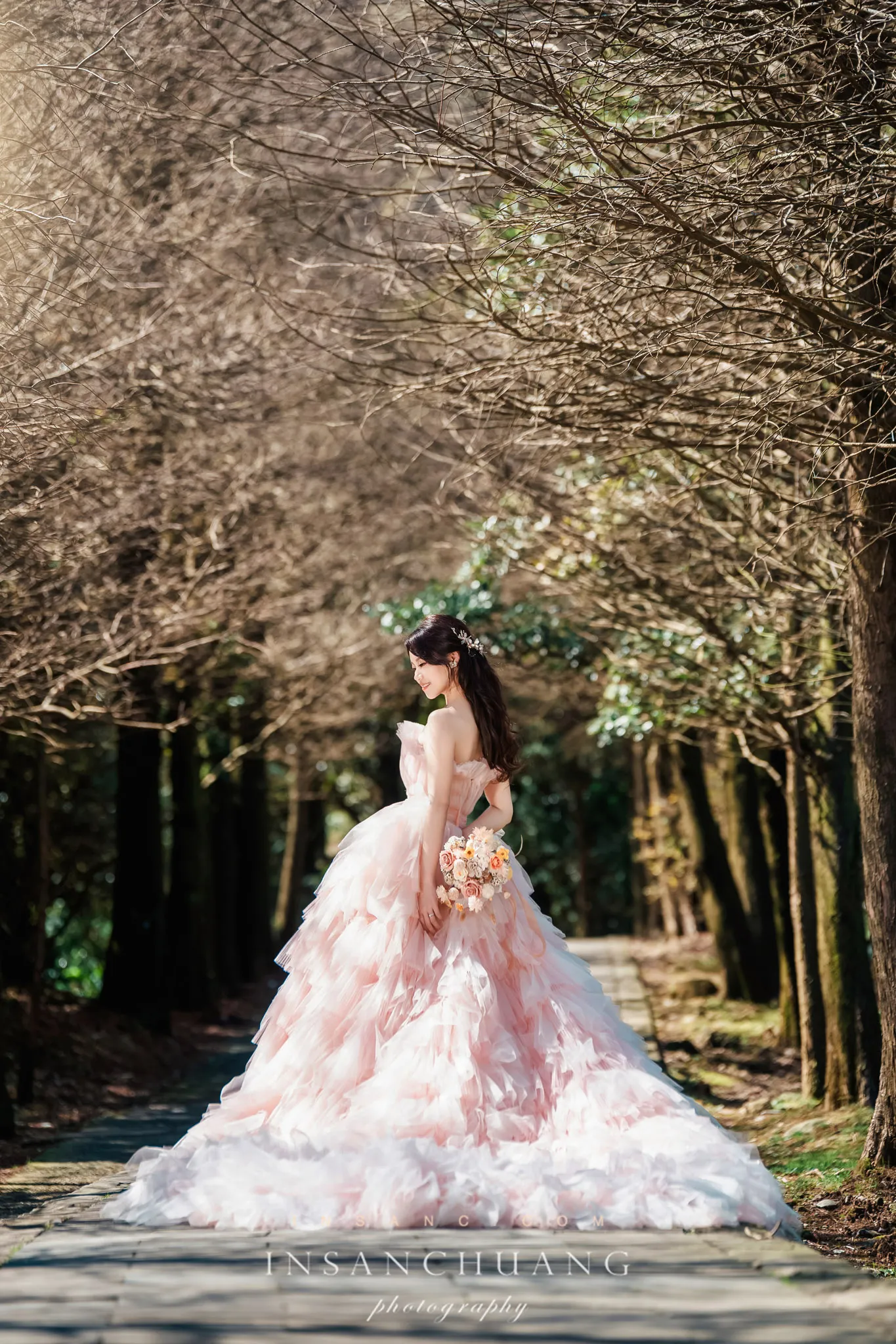 絕美陽明山光影婚紗：晉晉+璐璐最自然的呼吸感婚紗- 造型：朵咪 婚攝英聖