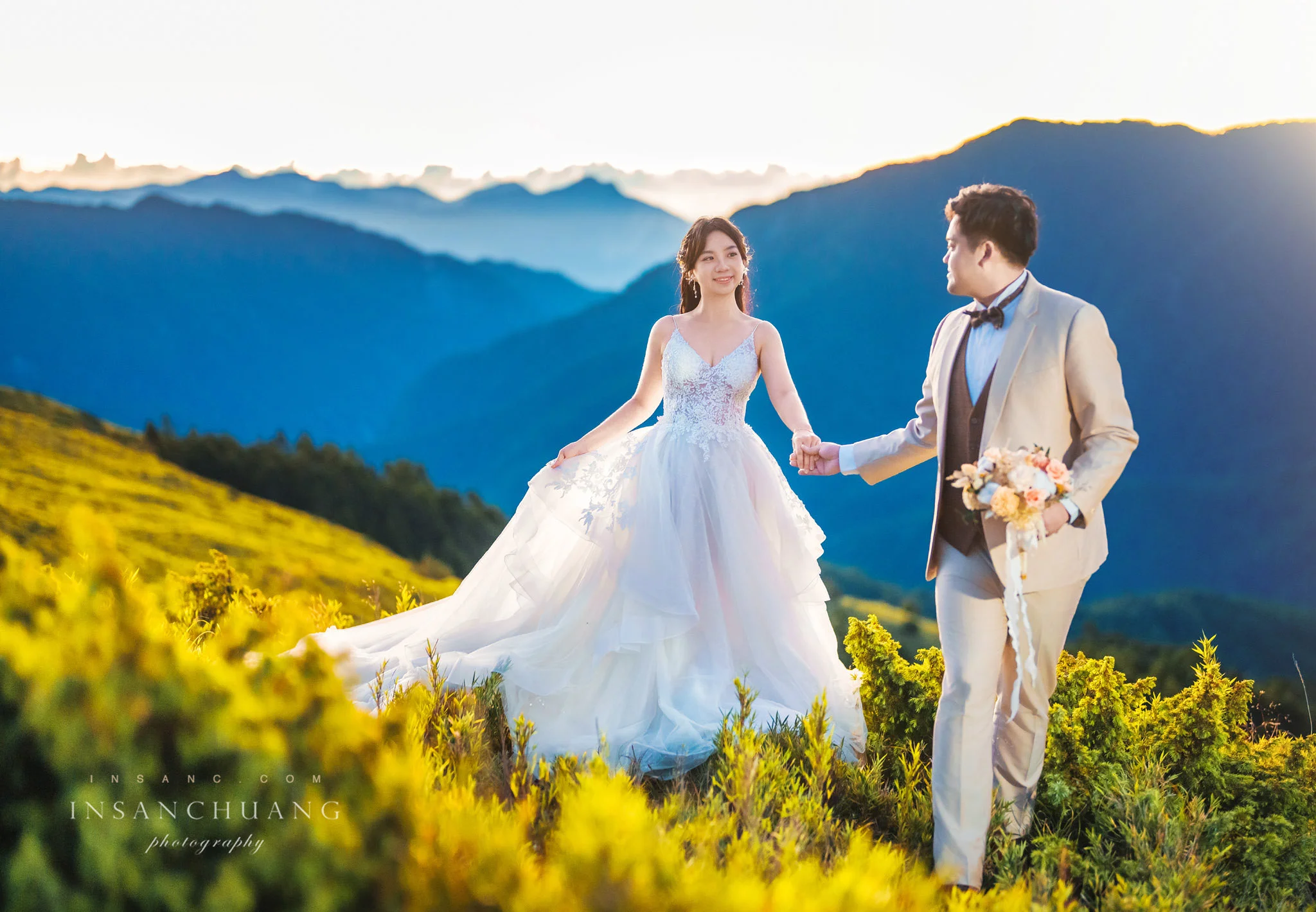 {婚攝英聖 |自主婚紗 }宗軒+芷伶合歡山婚紗-高山婚紗-星空日出婚紗攝影-青青草原-造型:朵咪 婚攝英聖