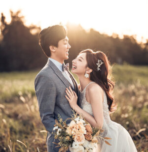 婚攝英聖婚紗攝影-互動浪漫